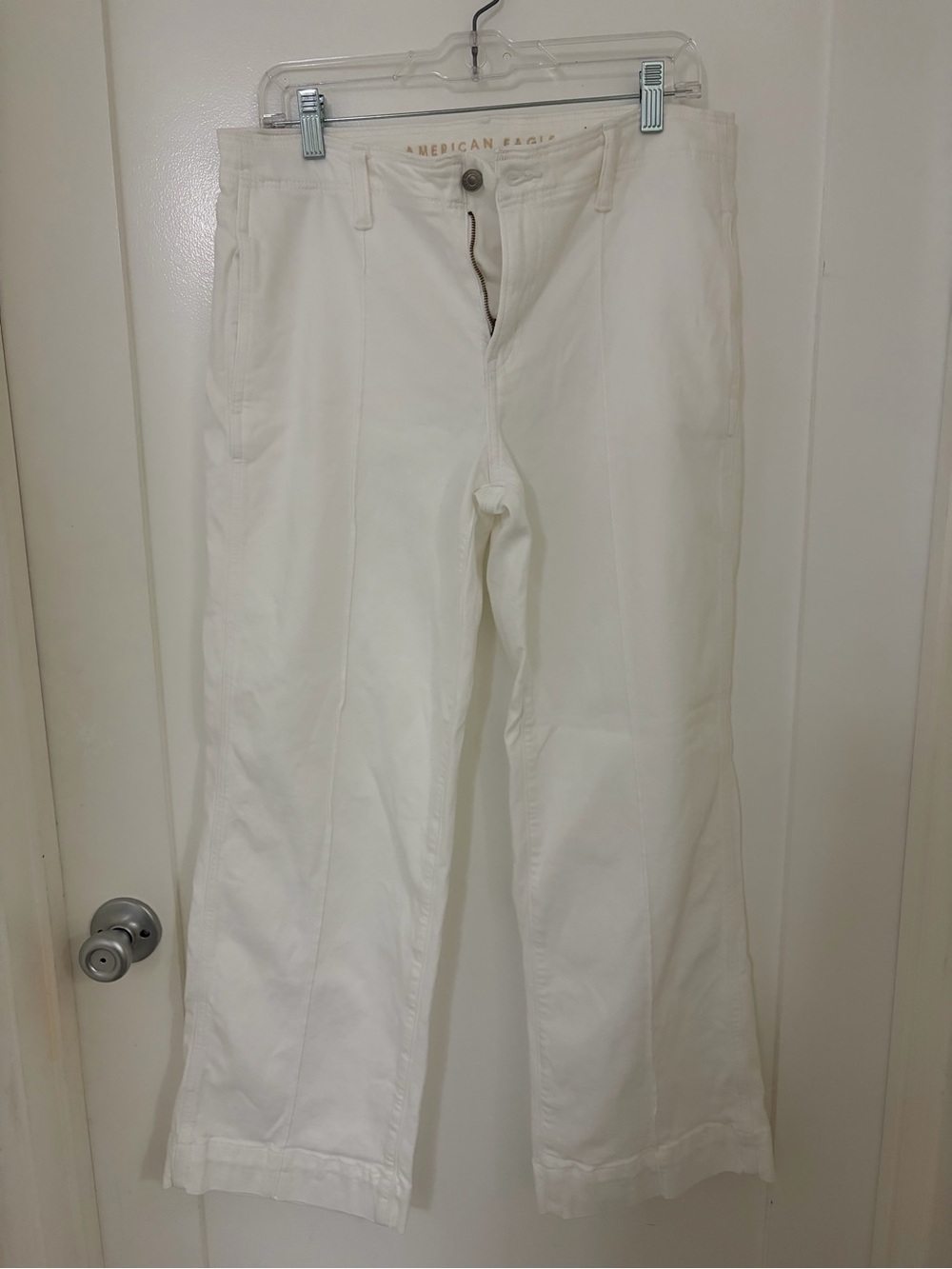 American Eagle Outfitters White Stove Pipe jeans